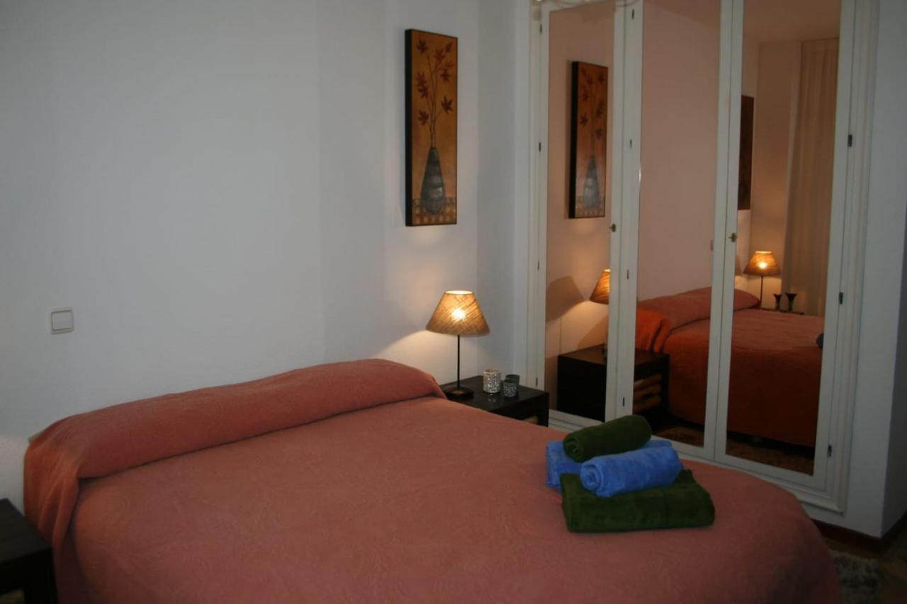 Alojamiento Adelfas Apartment Madrid Exterior photo