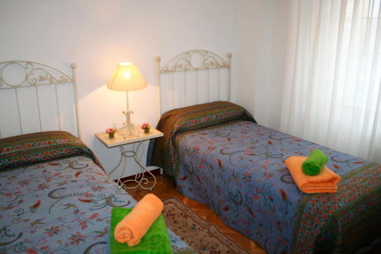 Alojamiento Adelfas Apartment Madrid Exterior photo
