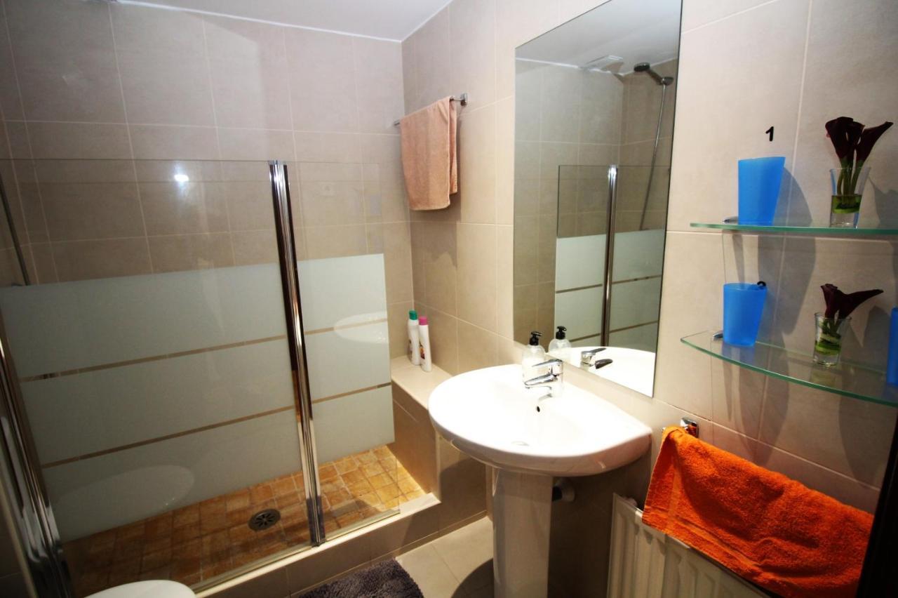 Alojamiento Adelfas Apartment Madrid Exterior photo